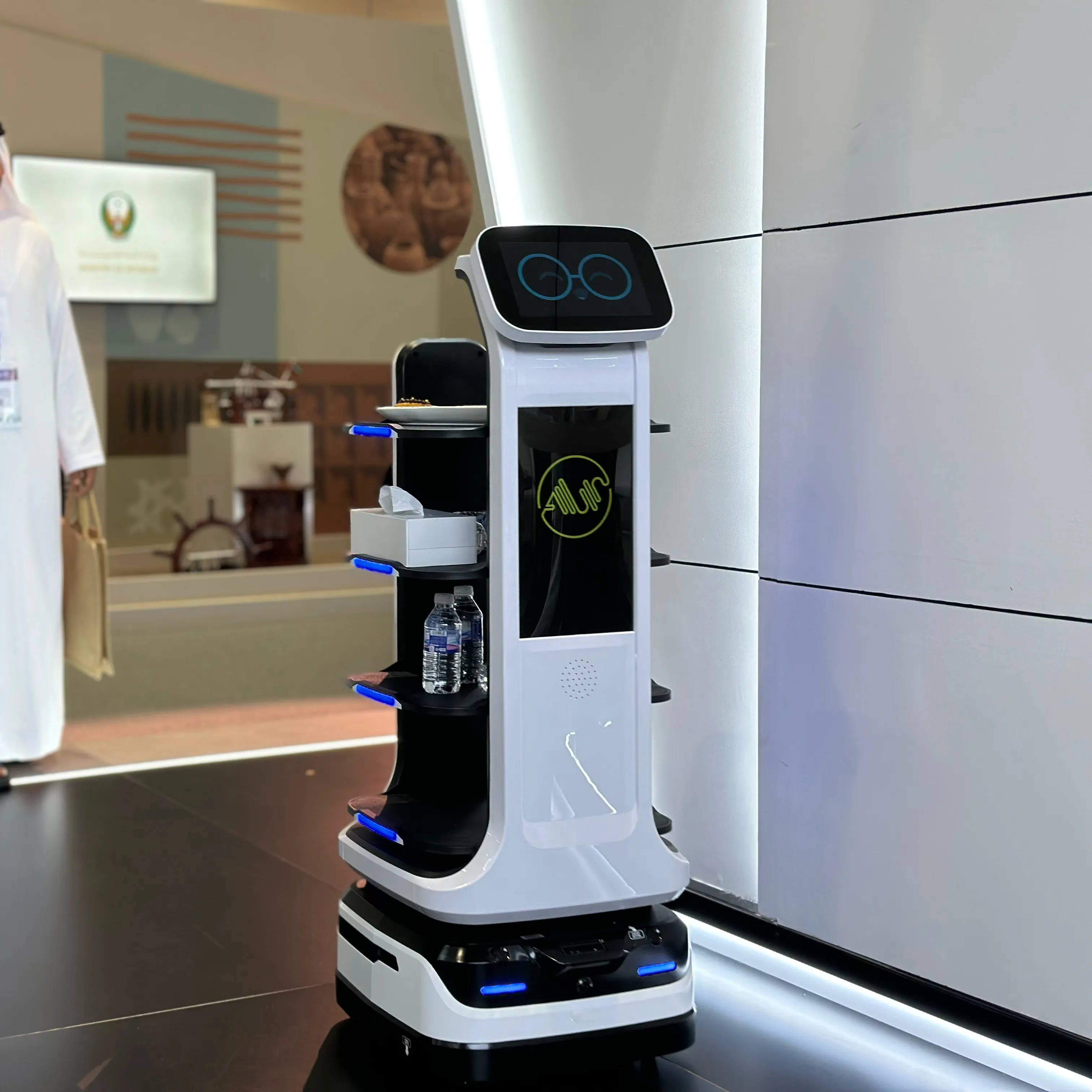Autoxing Mars Smartbot thực tế